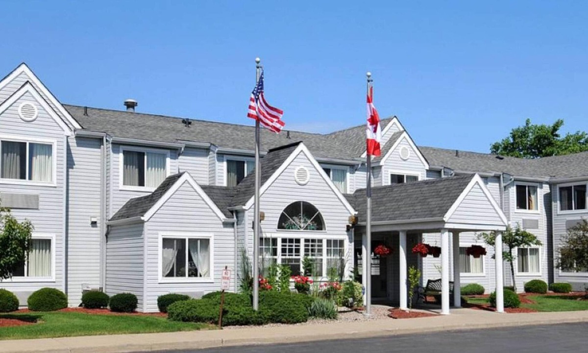 Tonawanda Hotel | CenterWay Hotel Buffalo North Near University
