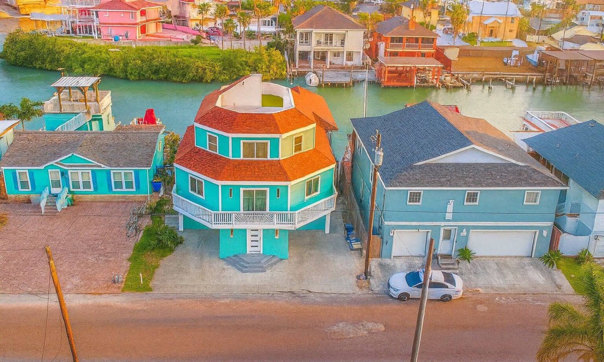 Port Isabel House | Channelfront " Remodeled " Pool " Boatslips