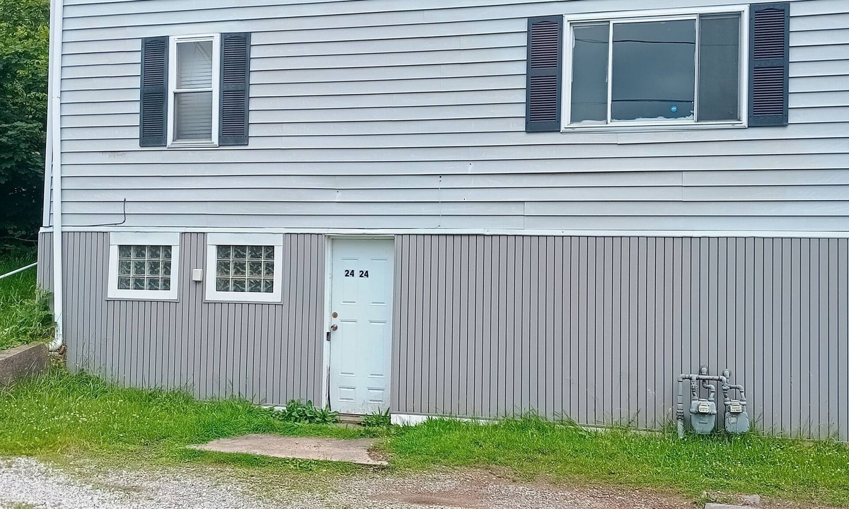 Penn Hills Apartment | Charming 1-bedroom apartment with AC, WiFi in marvelous Pittsburgh