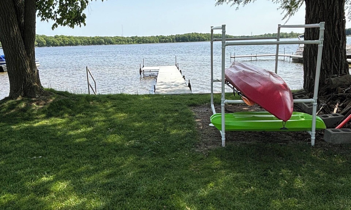 Gregory House | Charming 2-bedroom Lakefront House with Upnorth Feel