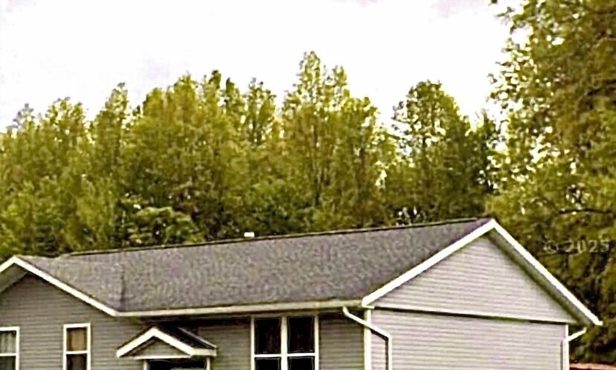 Cortland House | Charming 3-bedroom house close to the lake