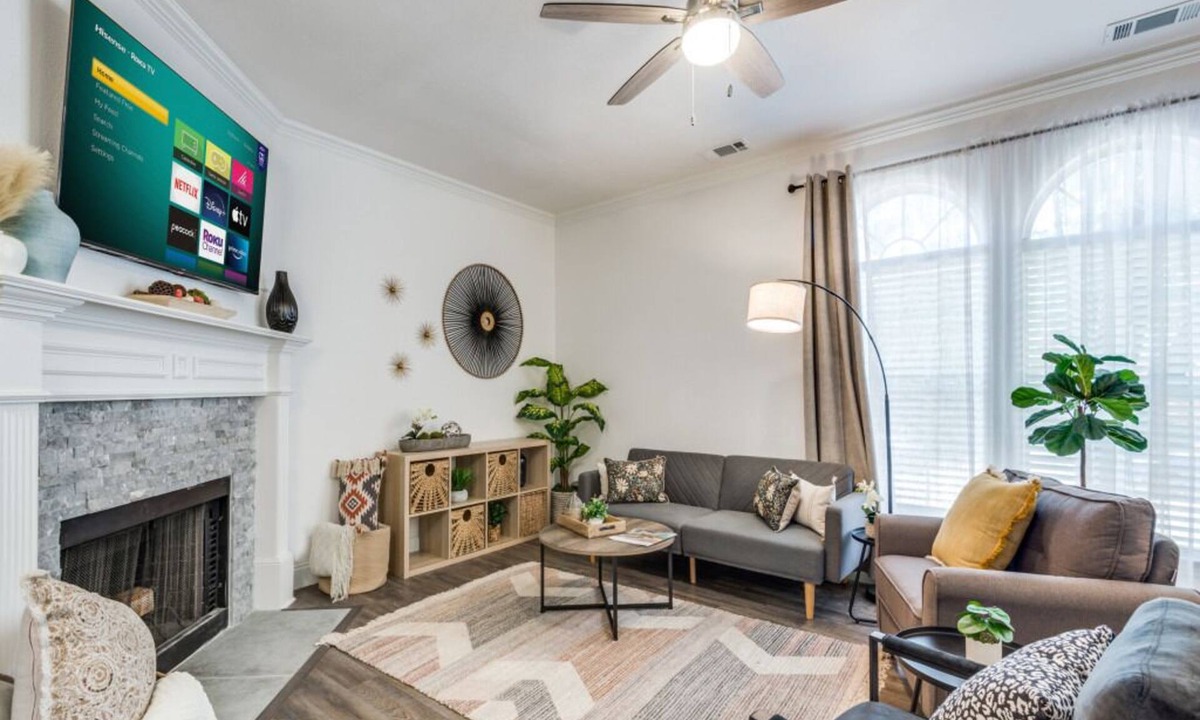 Frisco House | Charming 3-bedroom townhome with WiFi,AC in fabulous Frisco. Home away from home