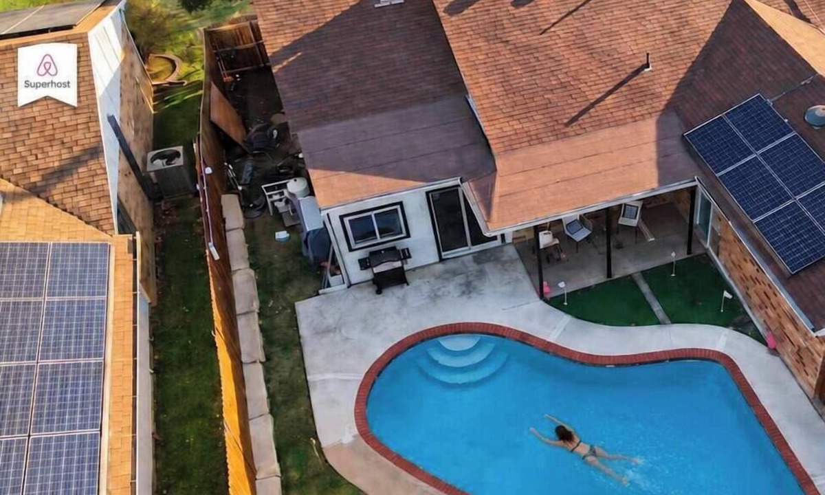The Colony House | Charming 3BD 2BA Villa with Pool