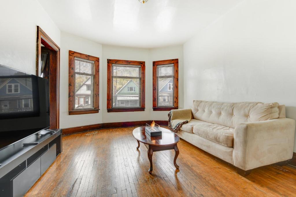 Front Park Apartment | Charming Buffalo Apartment: 2 Mi to Downtown
