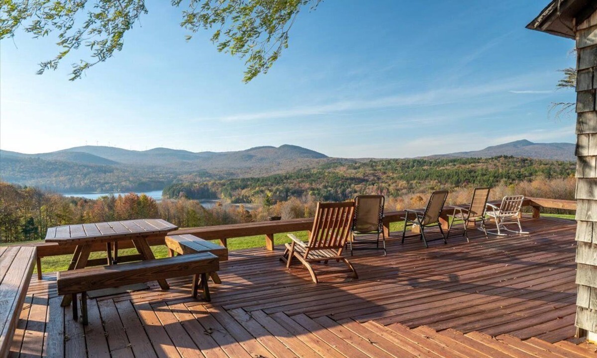 Whitingham Cabin | Charming Home with Lake and Mountain View