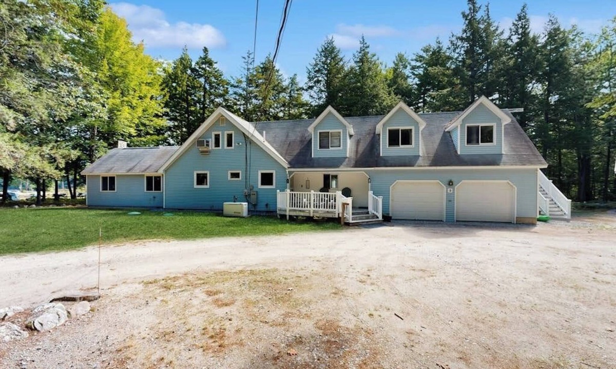 Bridgton House | Charming lakeside home near skiing w/shared pool, tennis courts, & washer/dryer
