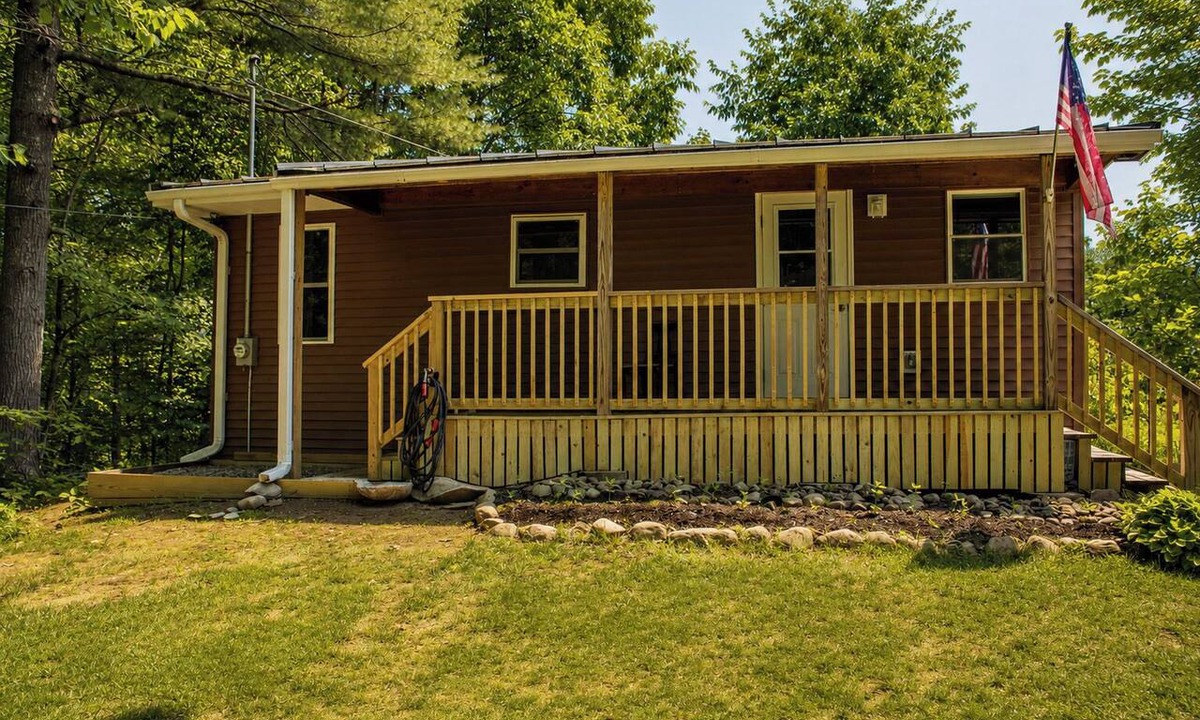 Weeks Mills Cabin | Charming, pet friendly 2-bedroom camp close to multiple lakes for boating