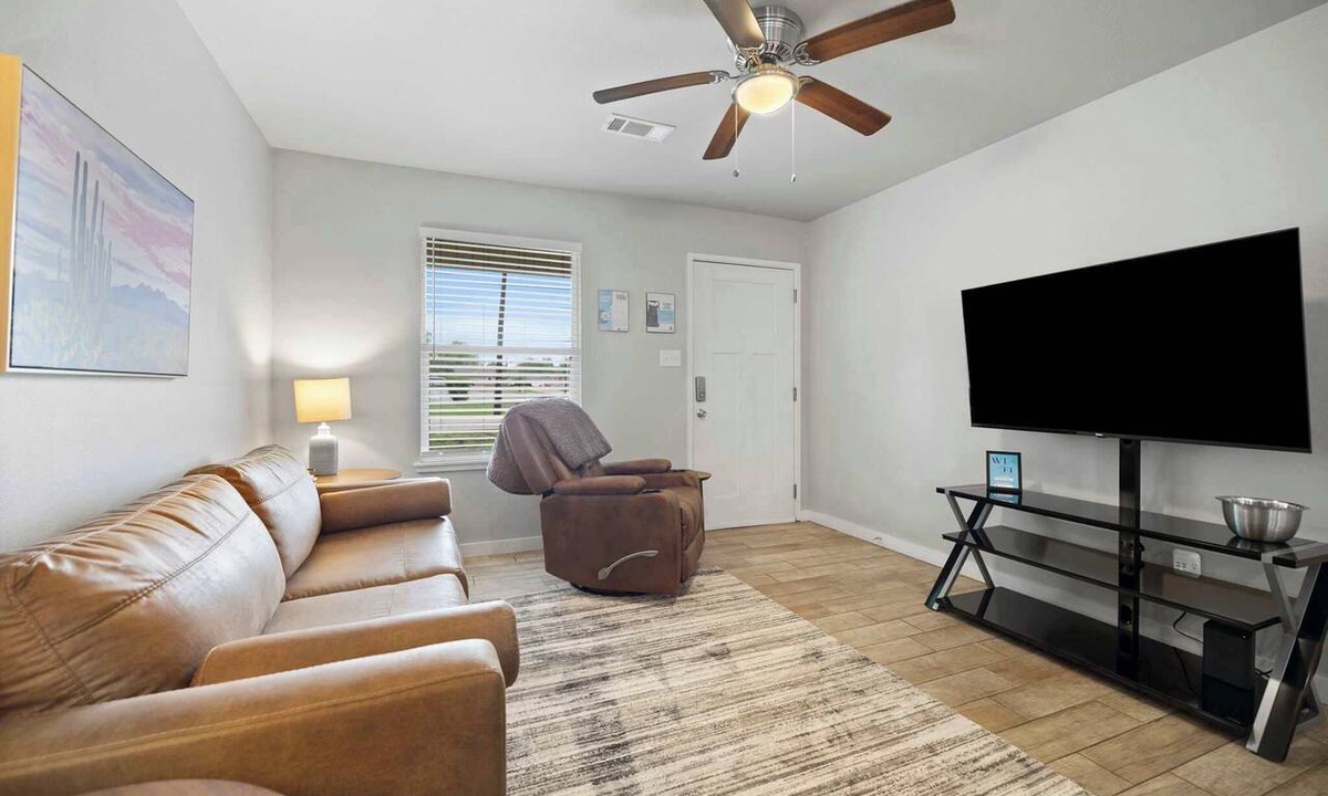 Fort Smith House | Charming Stay 2BR Duplex WorkSpace NearAttractions