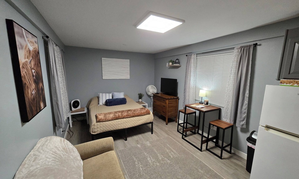 Jewell Apartment | Charming studio with AC and WiFi in delightful Defiance