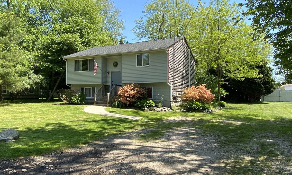 Narragansett House | Charming vacation home in Narragansett