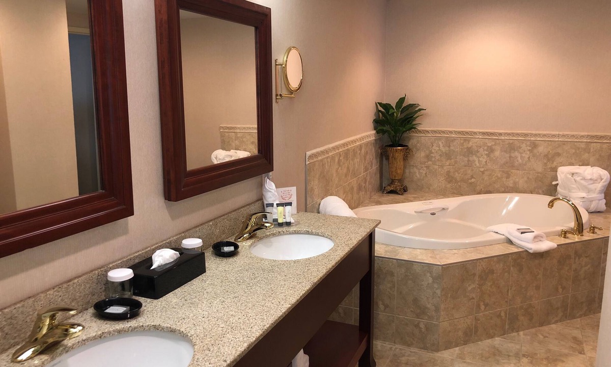 Saint John Hotel | Chateau Saint John Trademark Collection by Wyndham