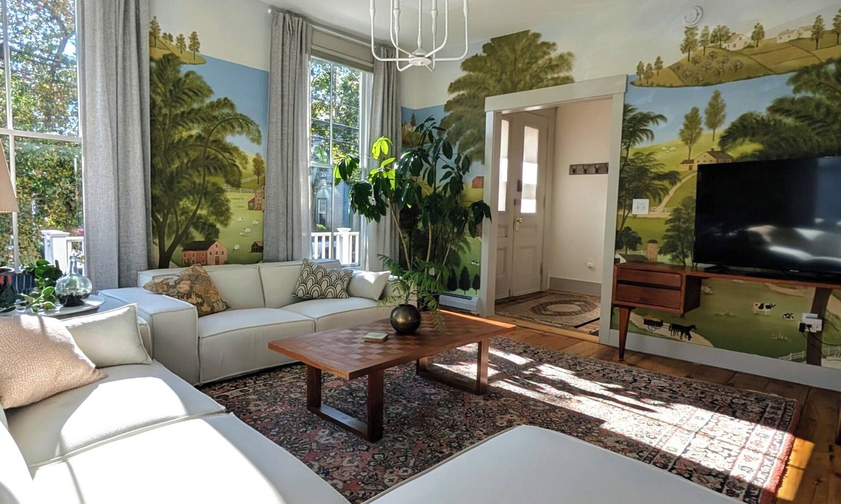 East End House | Chic 3-bedroom house in Munjoy Hill with off-street parking.