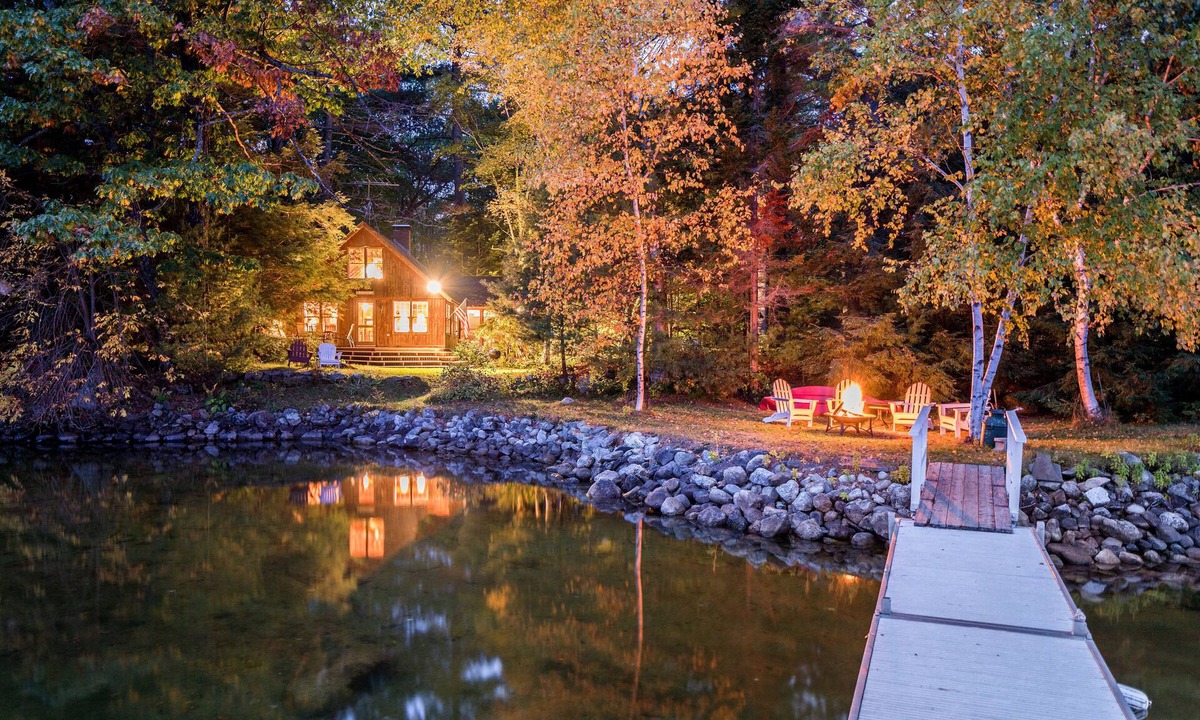 Rome Cabin | Classic and adorable Maine camp on North Pond in the Belgrade Lakes