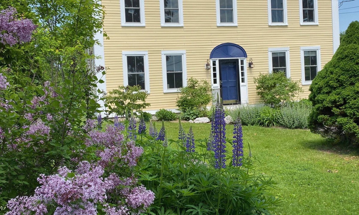 Round Pond House | Close to Round Pond Harbor and all that mid-coast Maine has to offer!