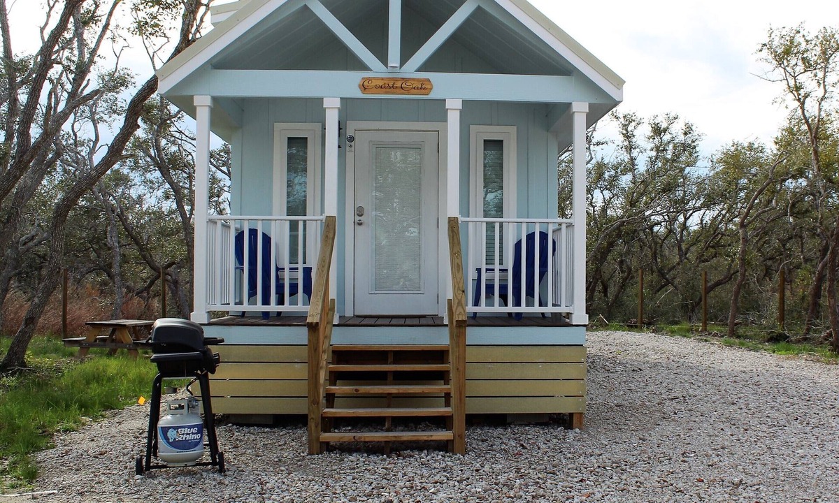 Rockport Cabin | Coast Oak -Beautiful New Tiny Cottage - Perfect Family Getaway