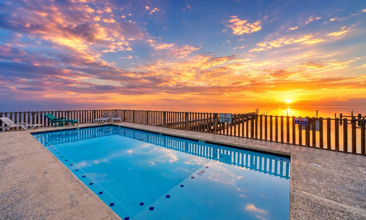 Flour Bluff House | Coastal Retreat + Pool Access + Water Views + Near Beach | Cole's Cabin