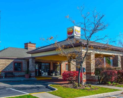 Erie Hotel | Comfort Inn & Suites Erie - Splash Lagoon Indoor Waterpark