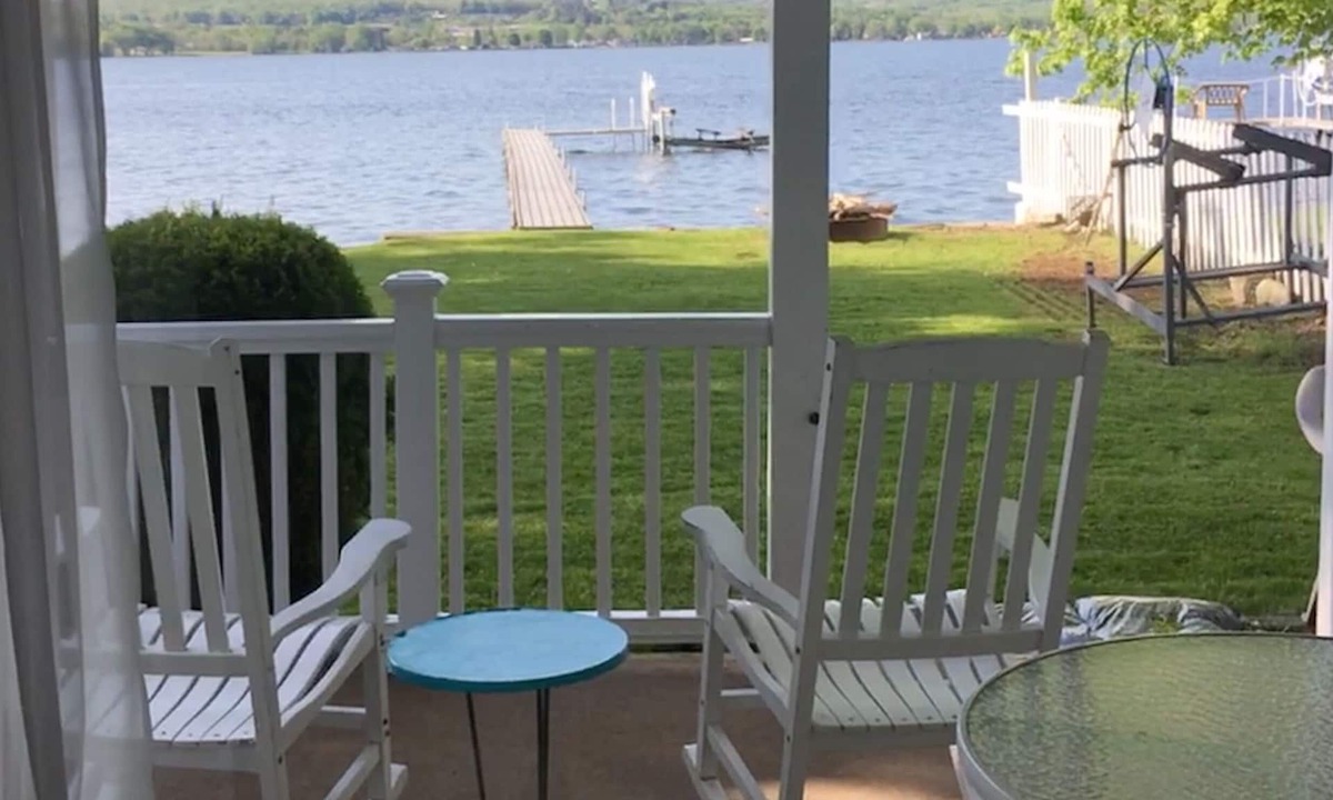 Greenhurst Cottage | Comfortable, 3 Bedroom Waterfront Cottage on Chautauqua Lake