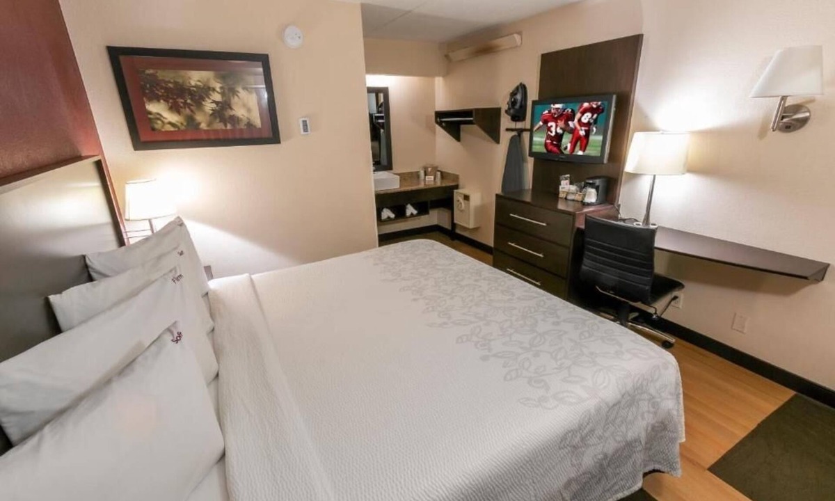 Columbus Hotel | Comfortable Stay Perfect for Exploring Downtown Columbus