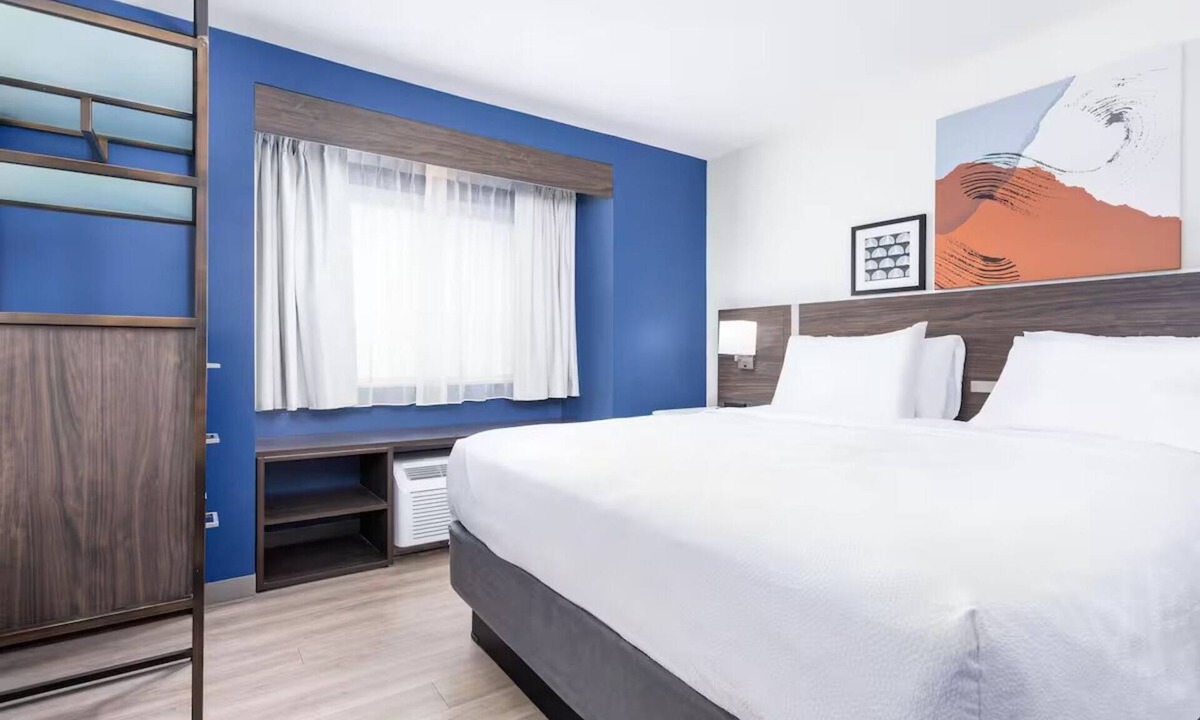 Clarion Hotel | Conveniently Located Room Close to Clarion County Park - Perfect for Travelers