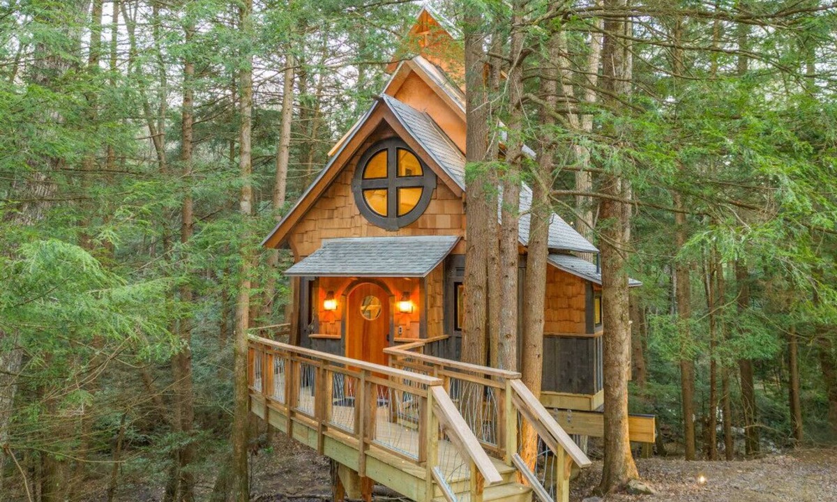 Tylersburg Cabin | Cook Forest Luxury Treehouse