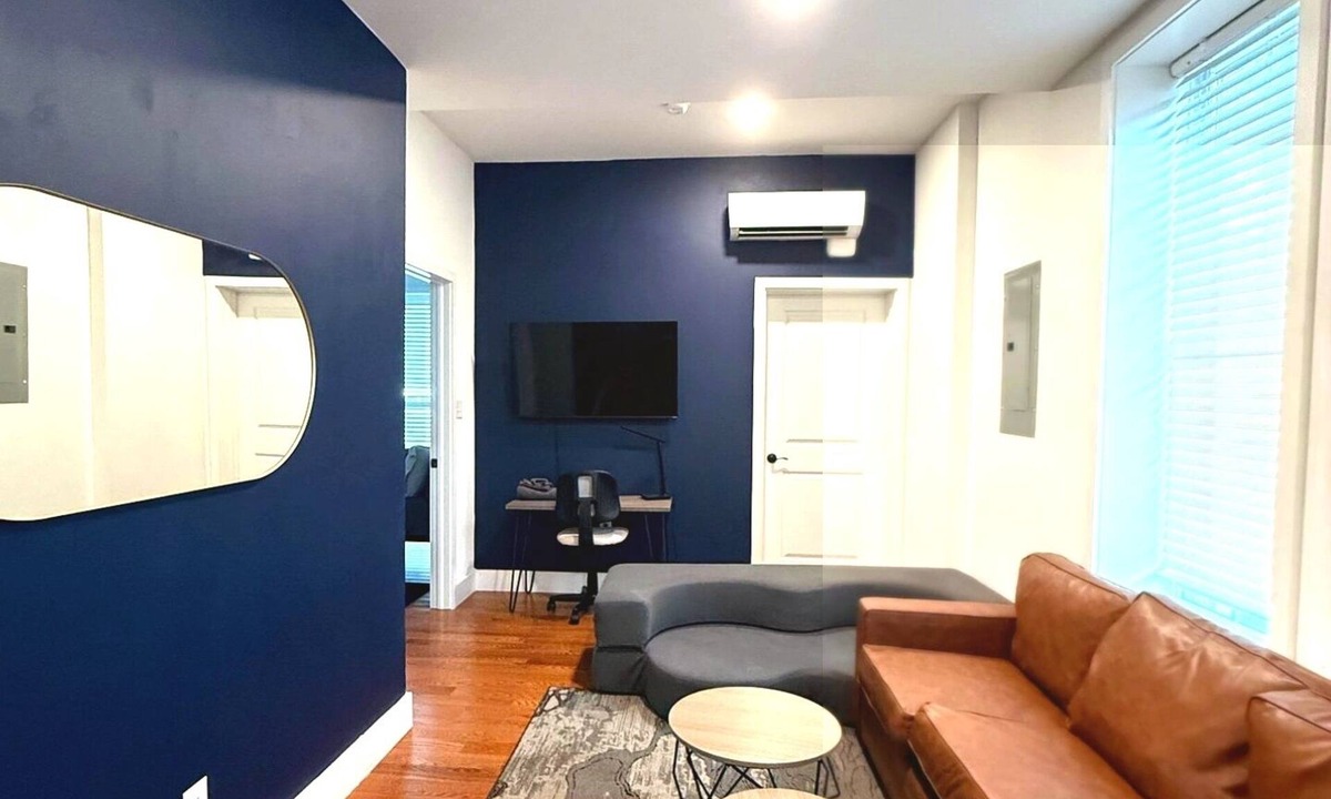 Corn Hill House | Cornhil 1Bed-EquippedKitchen,HighFalls,DT,TV WiFi
