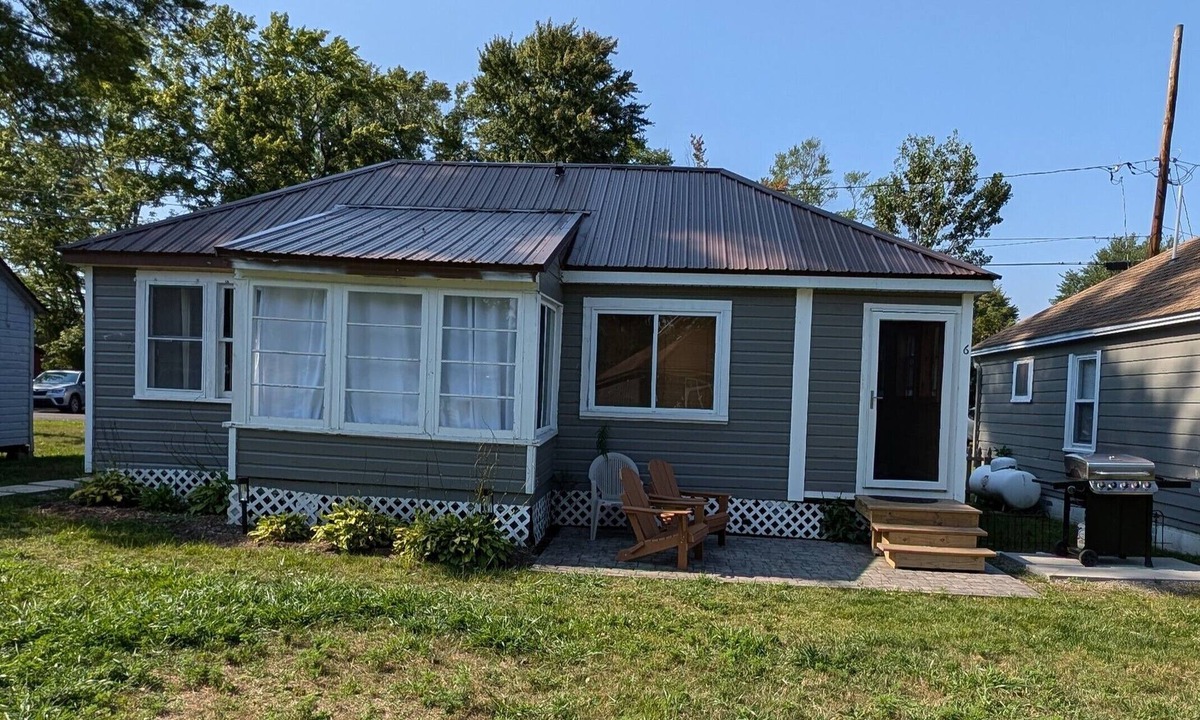Stow Cottage | Cottage #6 - Cute and airy 2 bedroom cottage right on Chautauqua Lake!