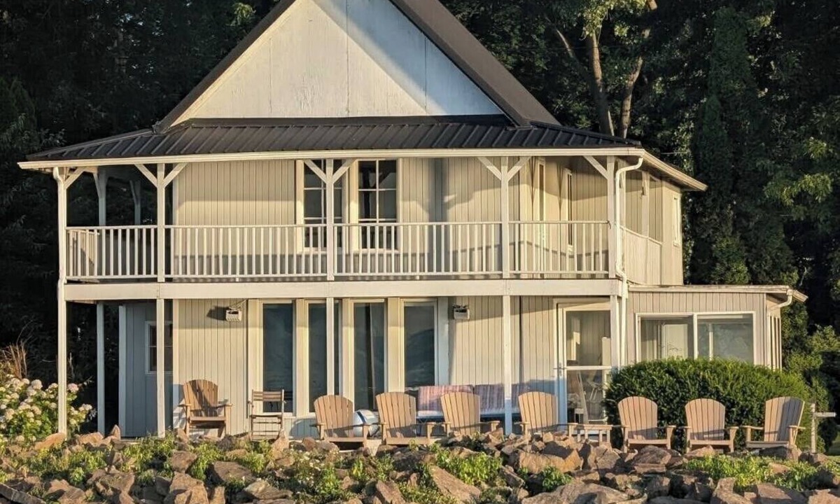 Waterport Cottage | Cottage on Lake Ontario with extra charm and character!