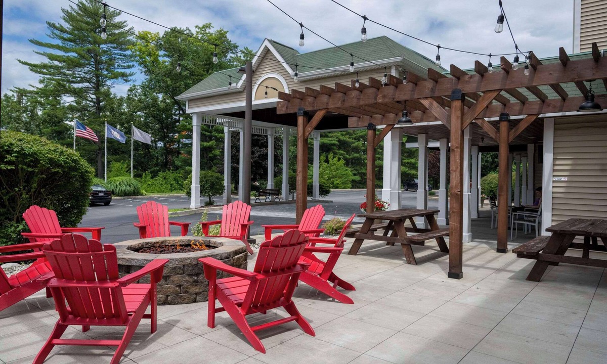 Queensbury Hotel | Country Inn & Suites by Radisson, Lake George (Queensbury), NY