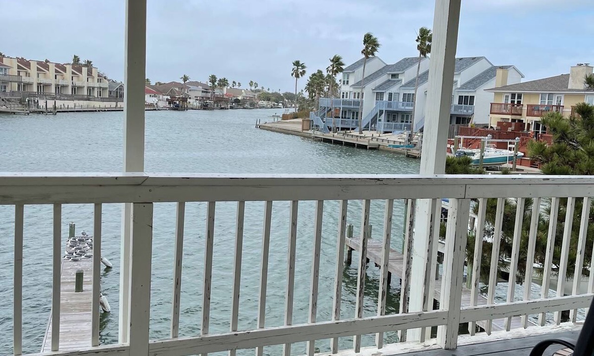 Corpus Christi Condo | Couples retreat on canal, Serene sunset views, 1.3 miles to beach-NEW ON MARKET!