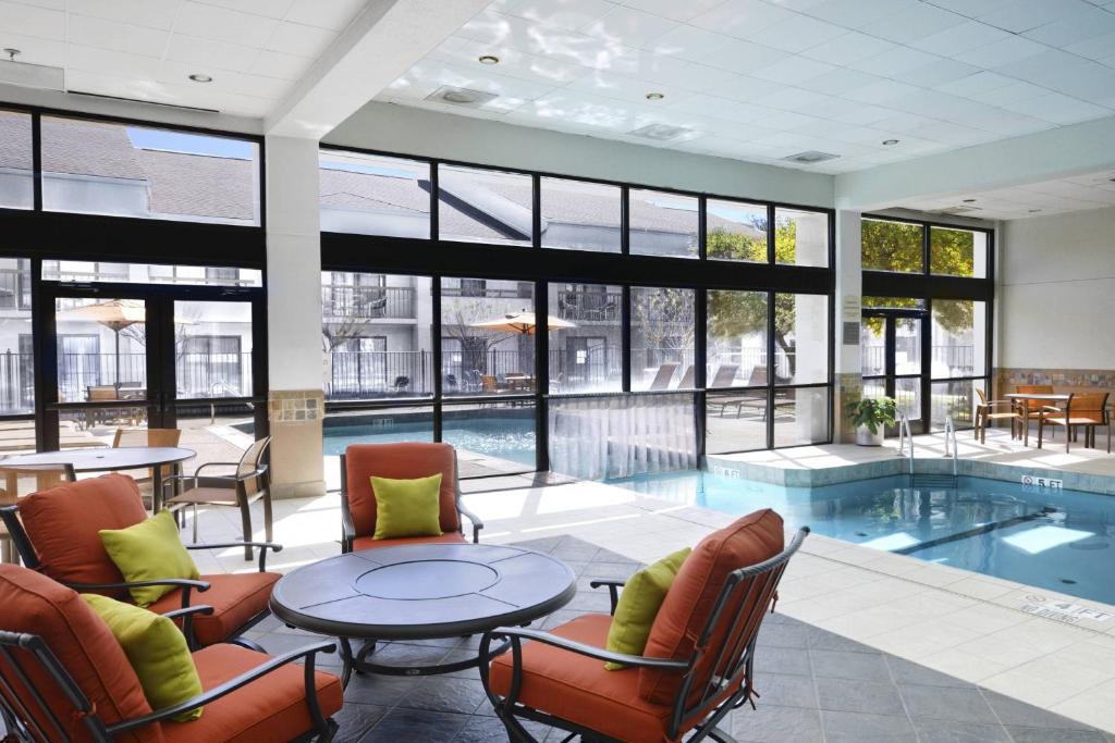 Arlington Hotel | Courtyard by Marriott Dallas Arlington Entertainment District