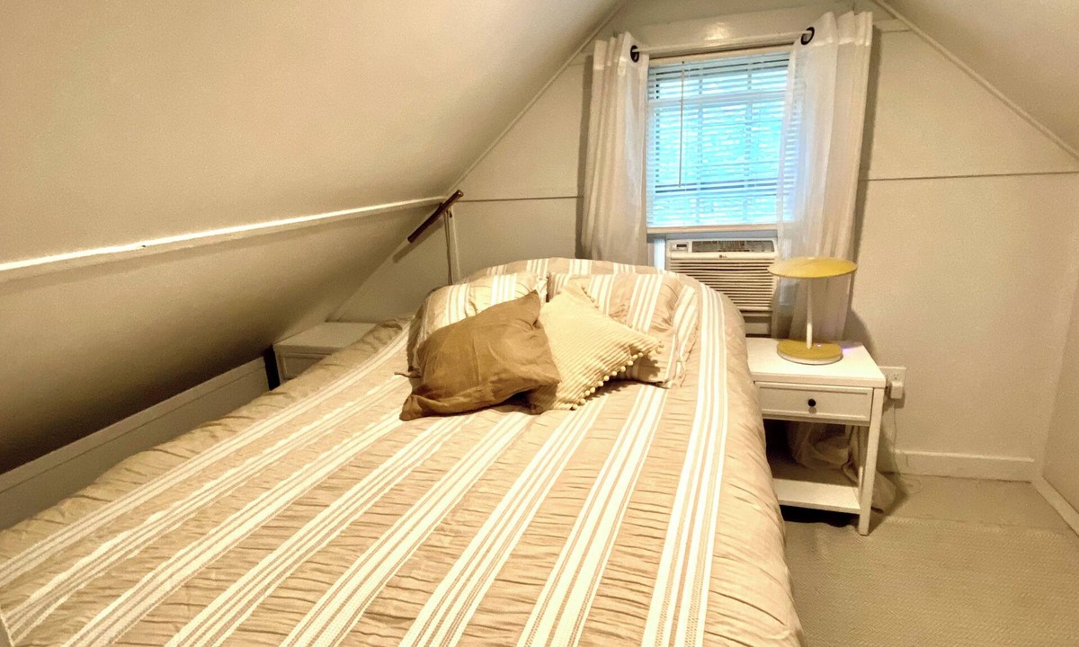 Somesville Cabin | Cozy 1-bedroom cabin with a loft in Mount Desert