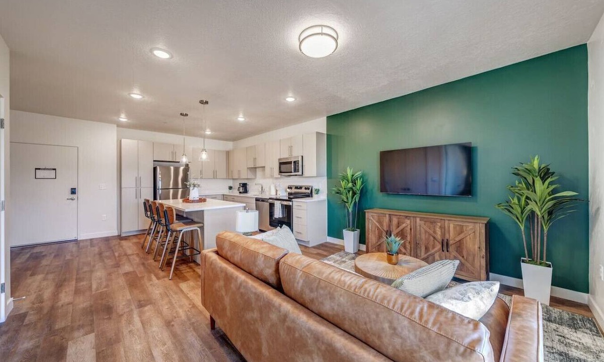 Draper Apartment | Cozy 1bd Apt w/Hot Tub & Gym Access