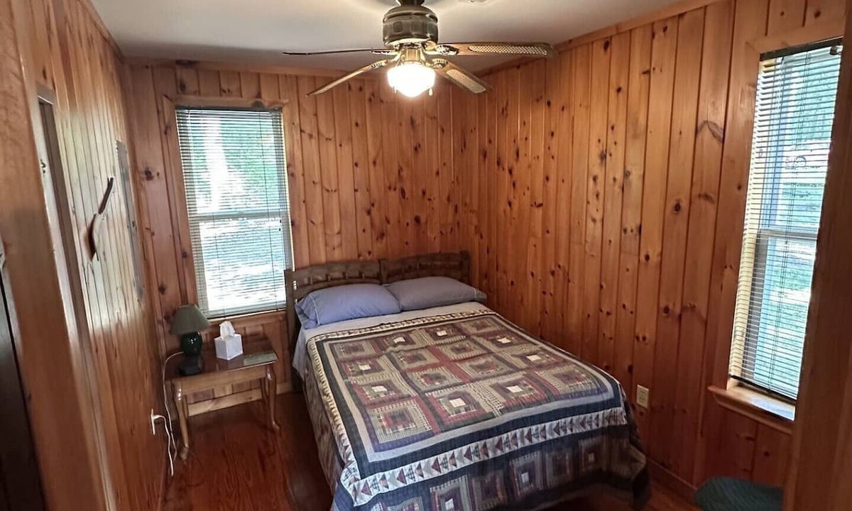 Jerome Cabin | Cozy 2-bedroom cabin on Goose Lake in beautiful Southern Michigan.