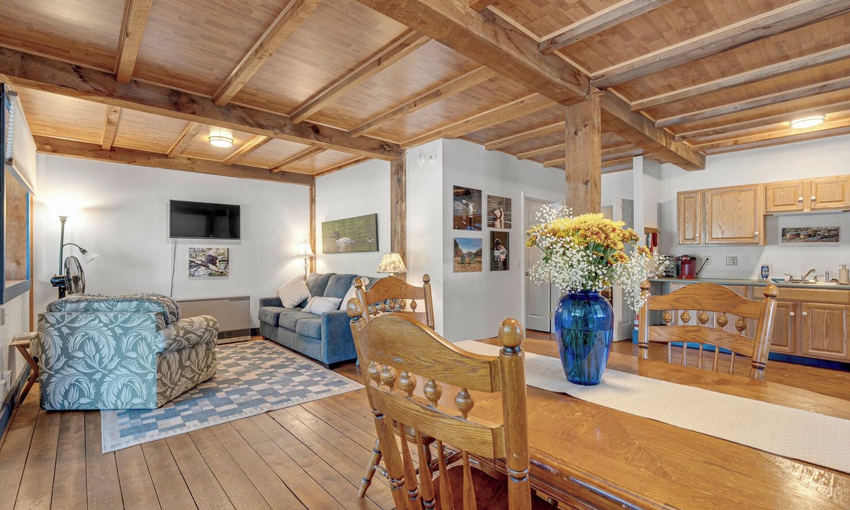 Naples Cabin | Cozy 2-bedroom Cottage on the Naples Causeway