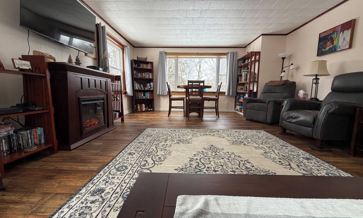 Kane Cottage | Cozy 2-BR ANF cottage w/fireplace in peaceful setting, pet friendly in Kane