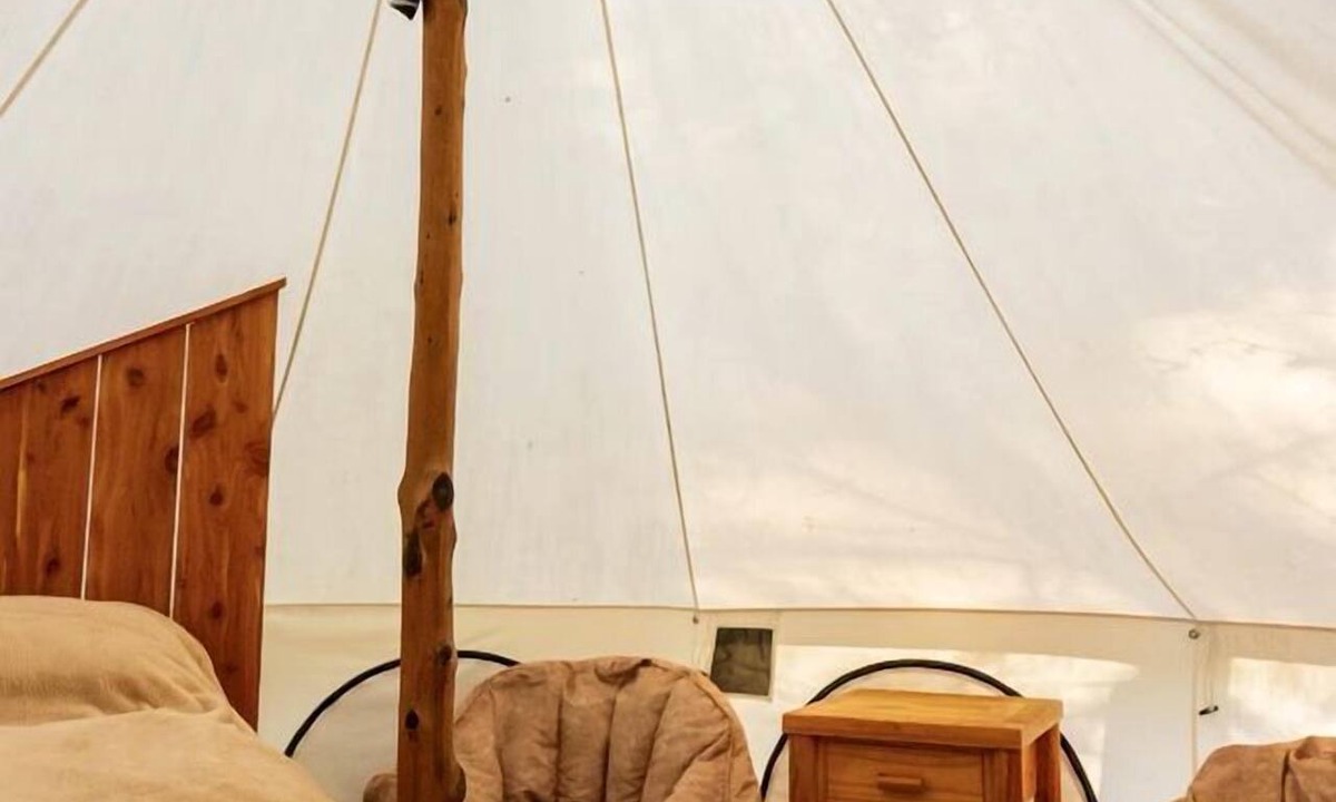 Honey Grove RV Rental | Cozy Bell Tent Retreat with Oak Bar Deck near Nature Trails, Honey Grove, TX