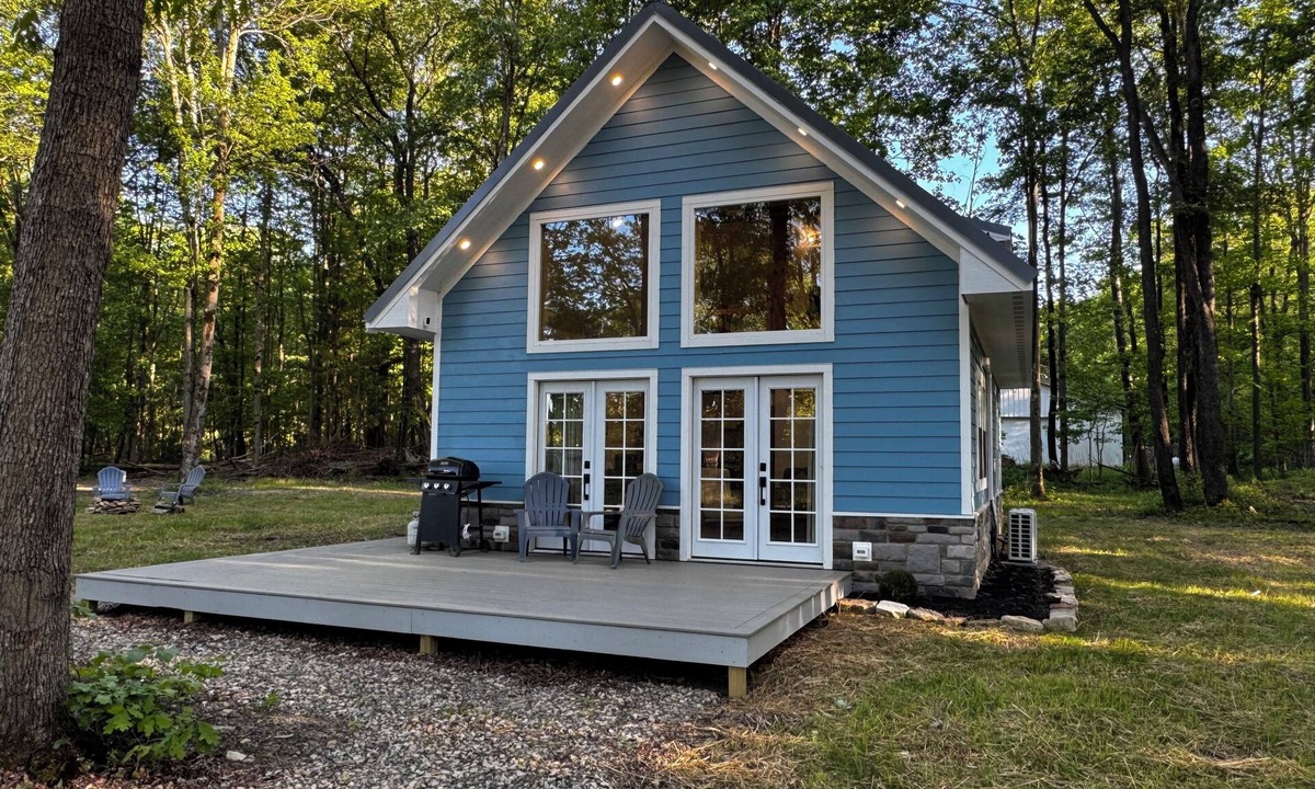 Rockton Cabin | Cozy brand new 2-bedroom cabin in charming Rockton, Pennsylvania with AC.