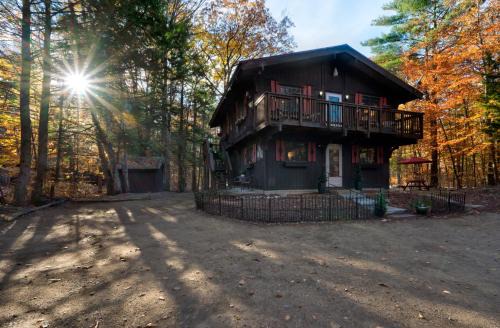 Conway Ski Chalet | Cozy Cabin in Heart of Conway