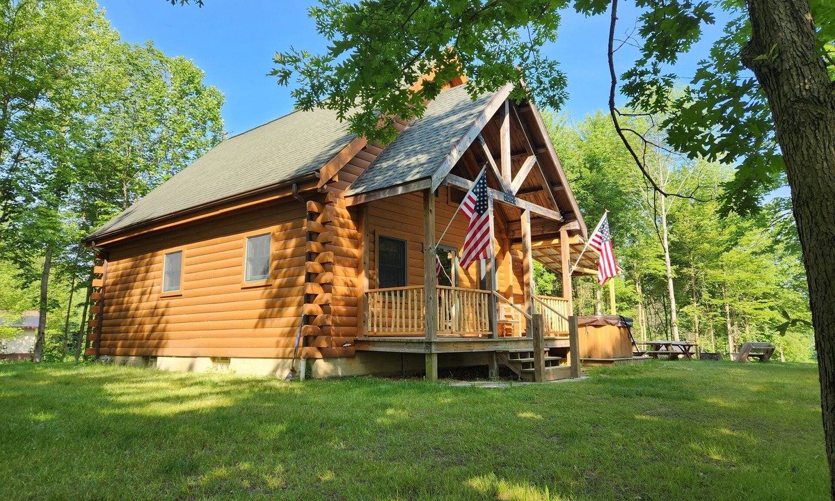 West Springfield Cabin | Cozy Cabin in the Woods with Beautiful Pond Views