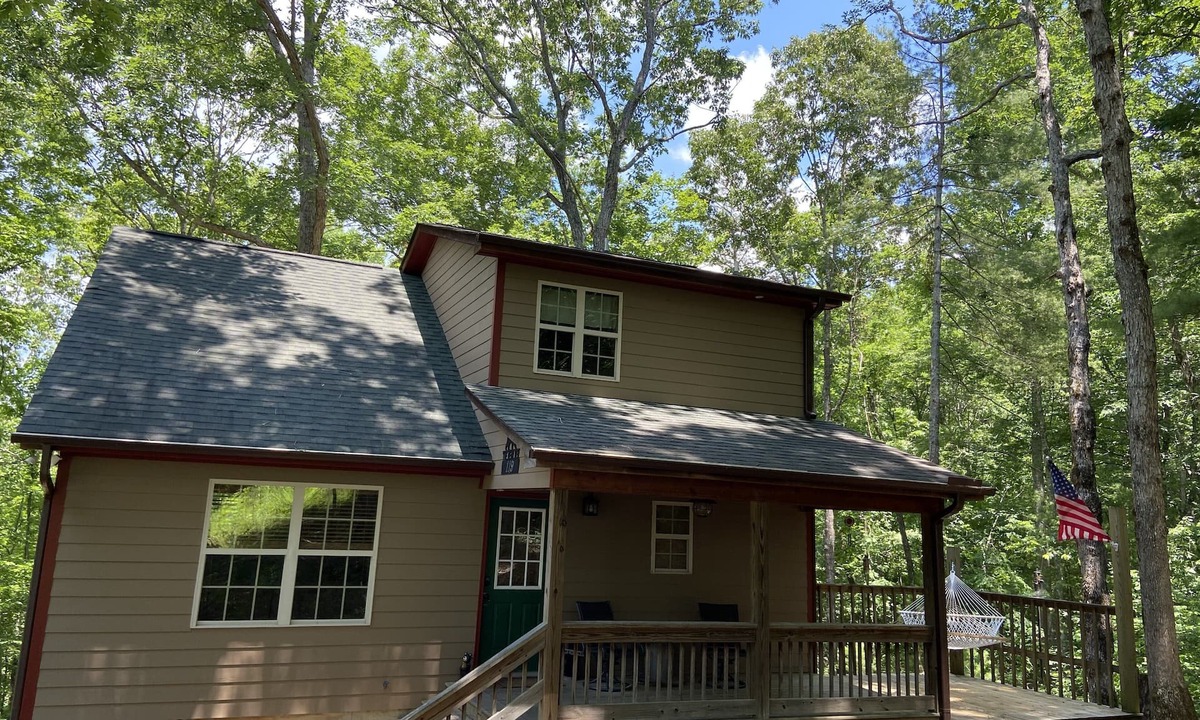 Choestoe Cabin | Cozy cabin nestled in gorgeous North Georgia Mountains!