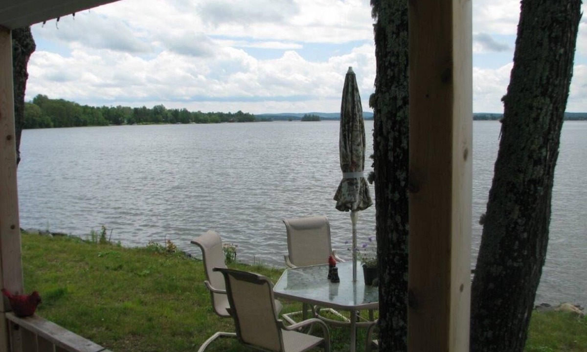 Saint Agatha Cabin | Cozy Cabin on The Lake