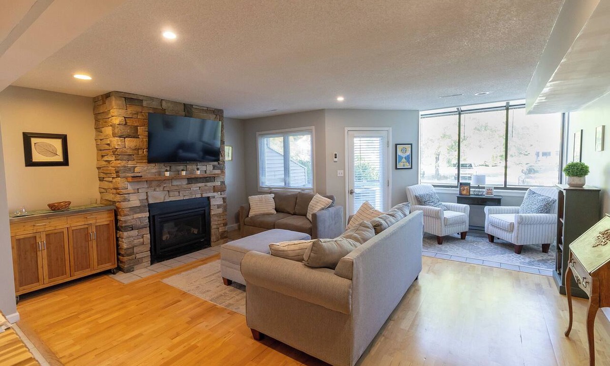 Saratoga Springs Condo | Cozy condo at The Springs, walk to SPAC and Saratoga State Park