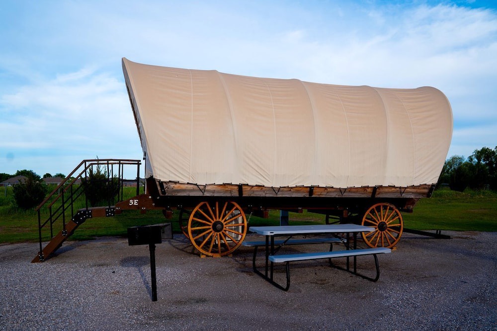 South Oklahoma City House | Cozy Conestoga Covered Wagon for 6 on Oklahoma Farm, for Memorable Glamping Vacations