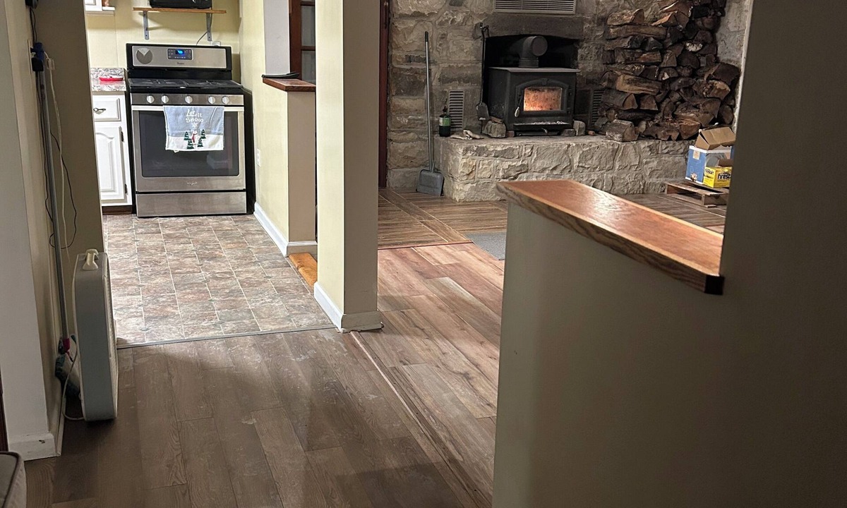 Warren House | Cozy Connection near downtown Warren