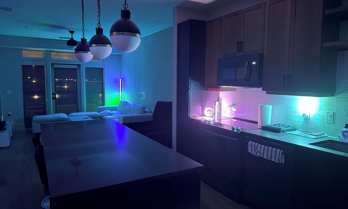Deep Ellum Apartment | Cozy contemporary & chic Deep Ellum apartment in Dallas’s nightlife district