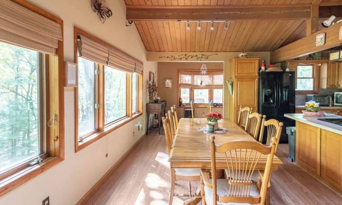 Pocono Mountain Lake Estates Cabin | Cozy Elevated Cabin in the Woods, Fire Pit + Lake Access