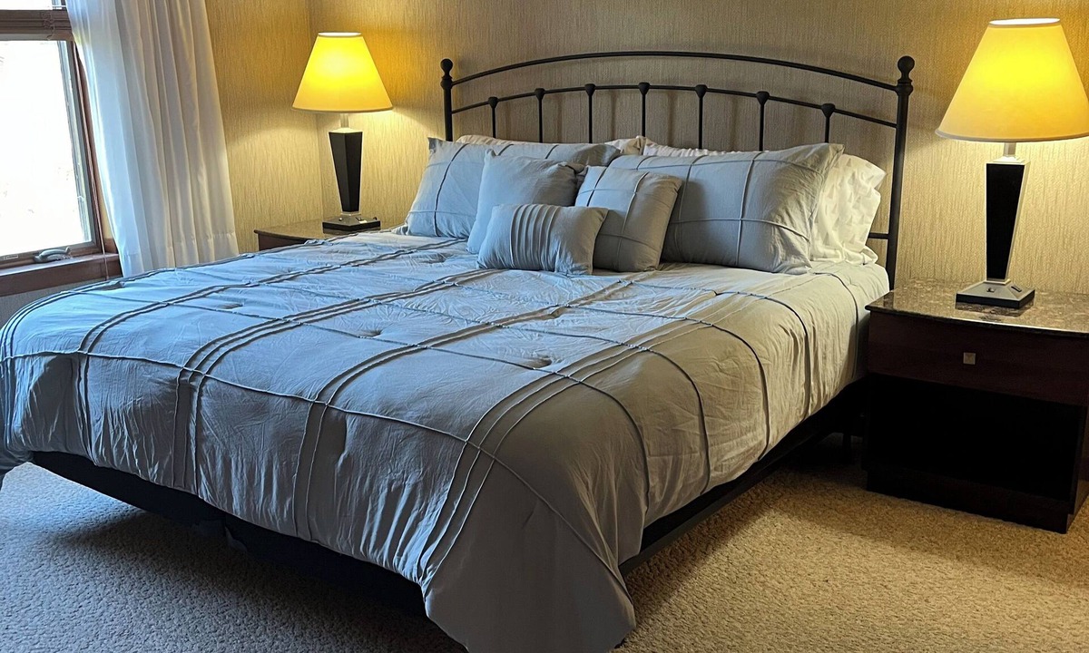 Stormstown House | Cozy Guest House on Working Farm, 15 mins from PSU/Beaver Stadium