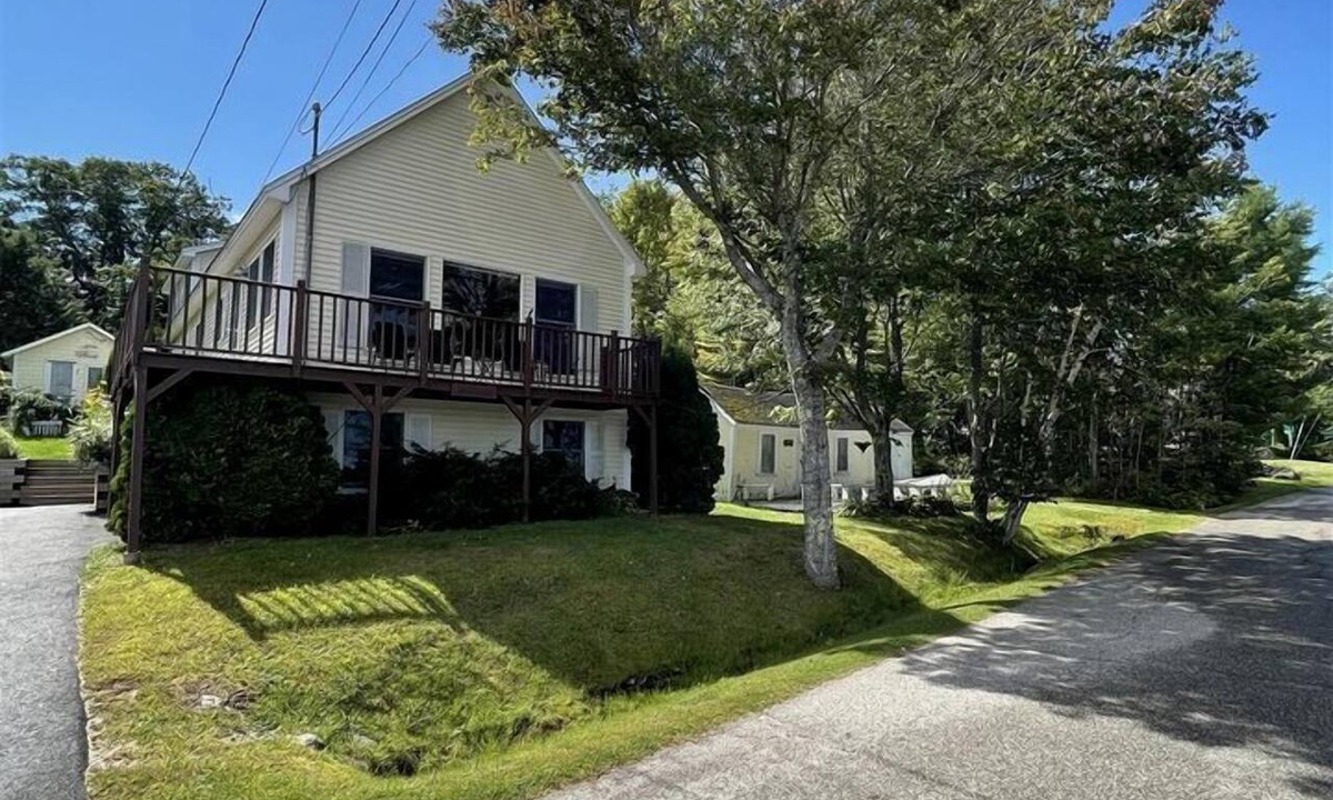 Standish Cabin | Cozy Lake Front Cabin with Private Beach Access and Stunning Views of Sebago Lake in Frye Island, Maine