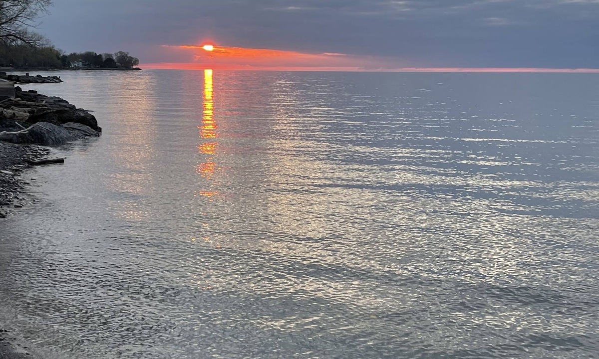 Waterport Cottage | Cozy Lake Ontario Lakefront Cottage - Welcome to the Gates Loch House